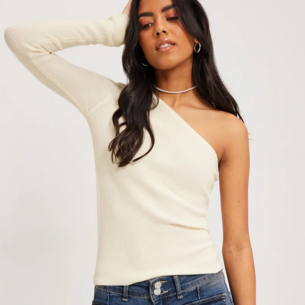 Parrish LA | Ivory Cream 100% Cashmere One Shoulder Sweater